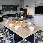 Maisons De Familles Beachfront Dom wakacyjny