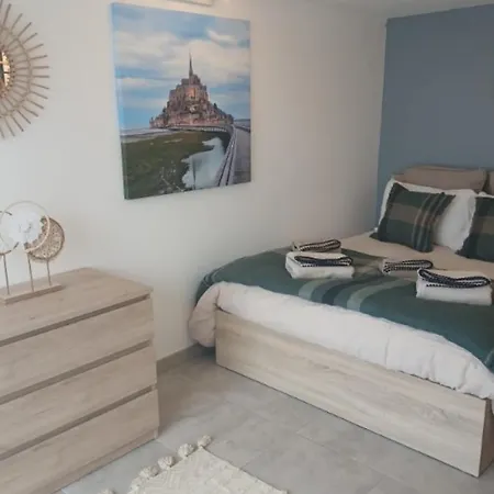 Maisons De Familles Beachfront בית נופש Hauteville-sur-Mer