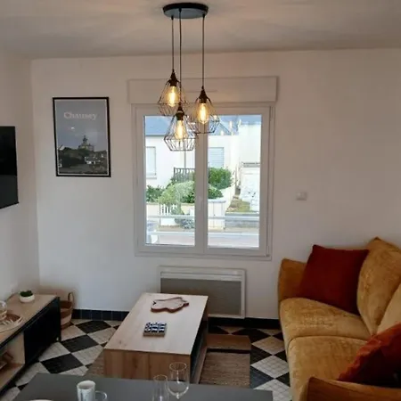 Maisons De Familles Beachfront בית נופש
