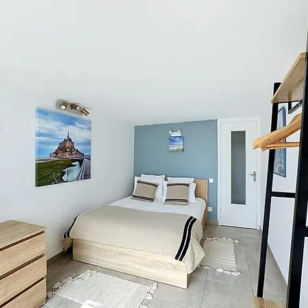 Maisons De Familles Beachfront * Hauteville-sur-Mer
